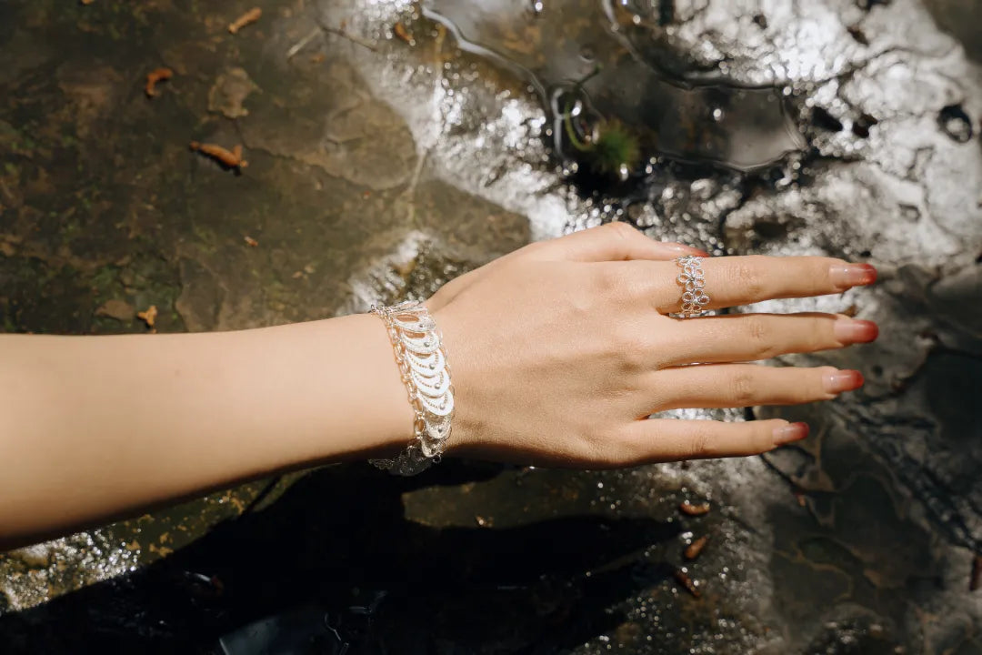 Bloom Circle Fine Ring