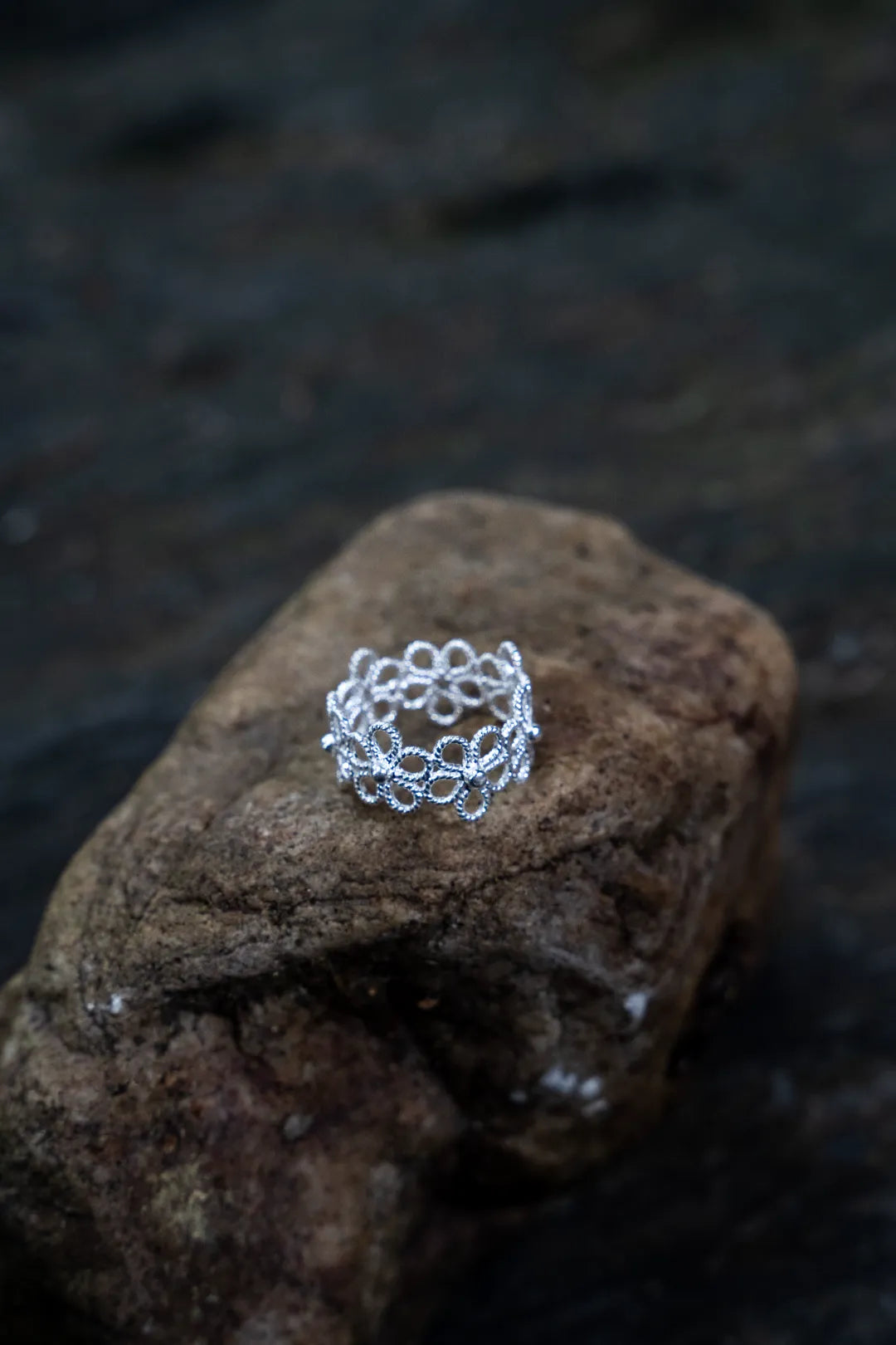 Bloom Circle Fine Ring