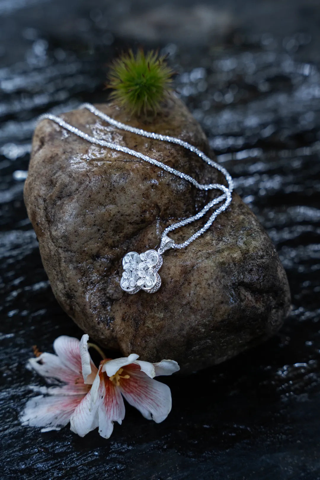 Five Bloom Blessing Pendant Necklace