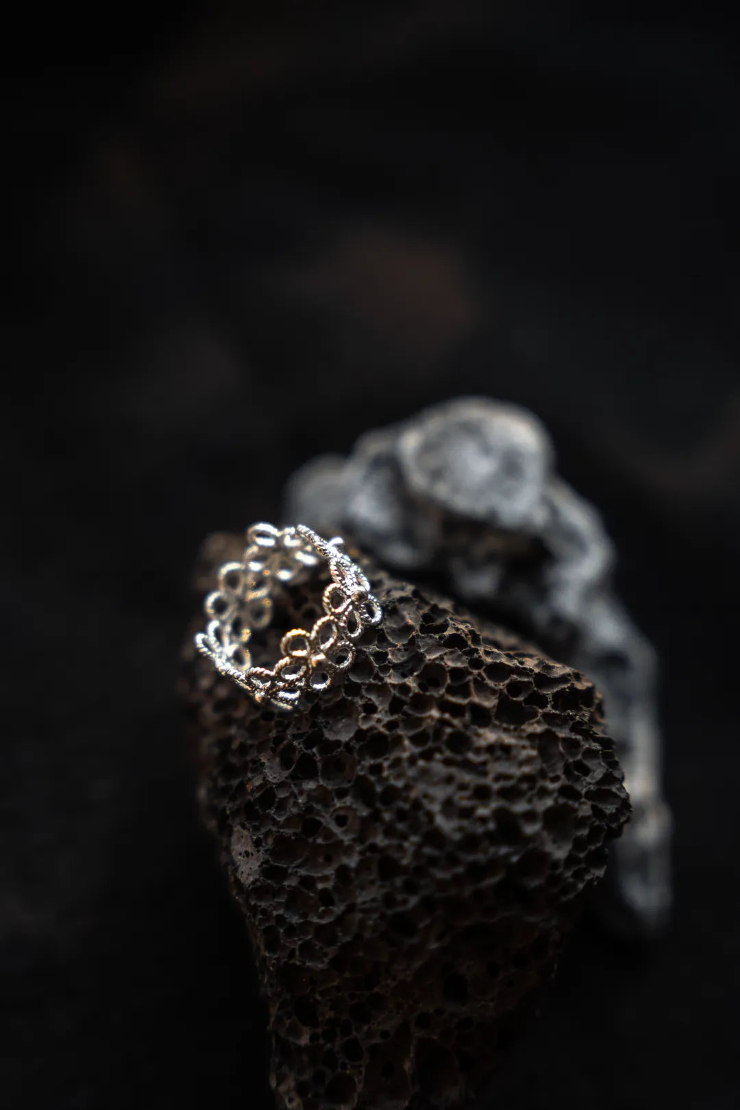 Bloom Circle Fine Ring
