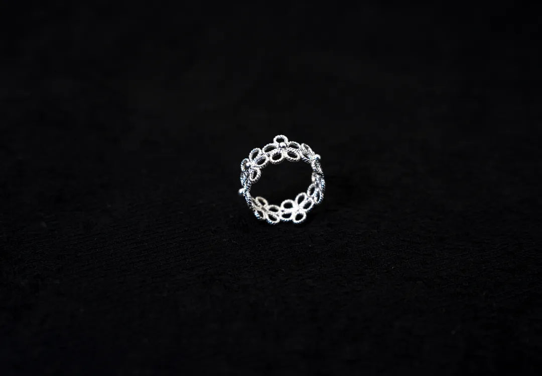 Bloom Circle Fine Ring