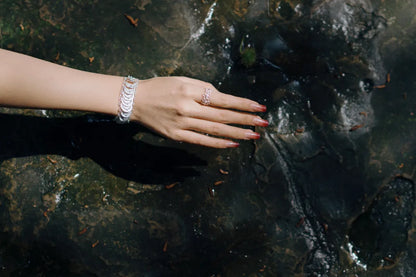 Bloom Circle Fine Ring